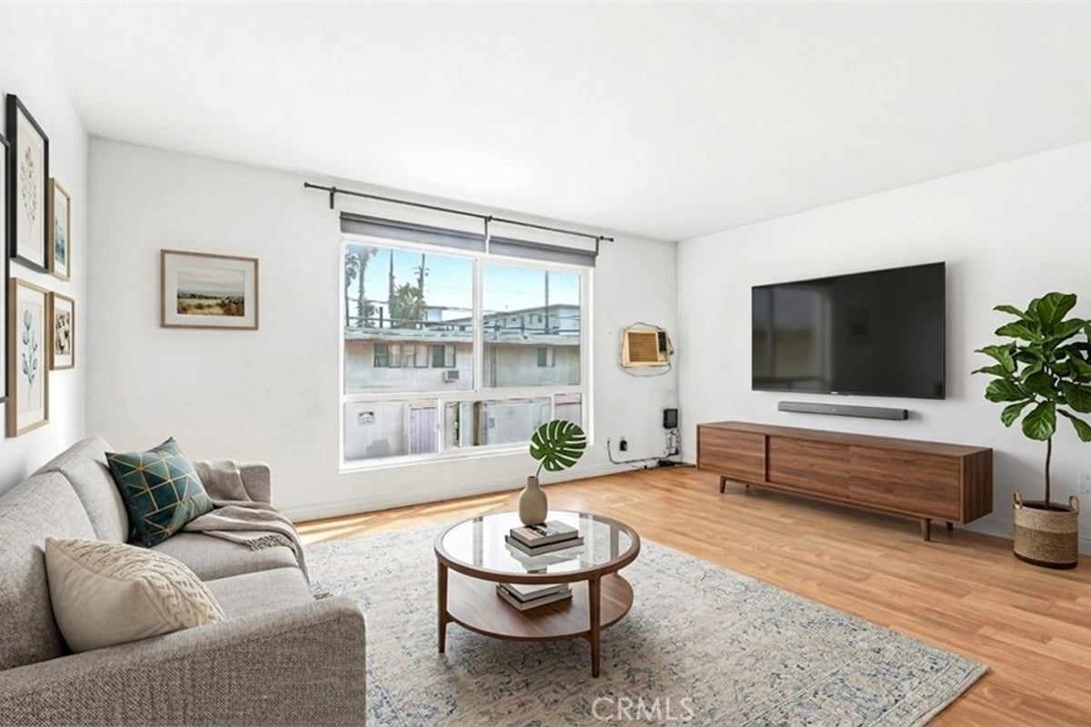 5585 E Pacific Coast 230, Long Beach, CA 90804 — photo 1 of 44