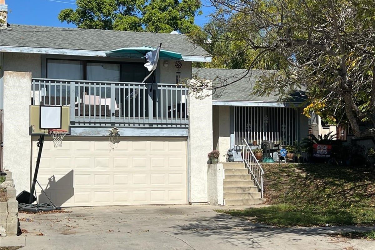 3641 E Esther, Long Beach, CA 90804 — photo 1 of 4