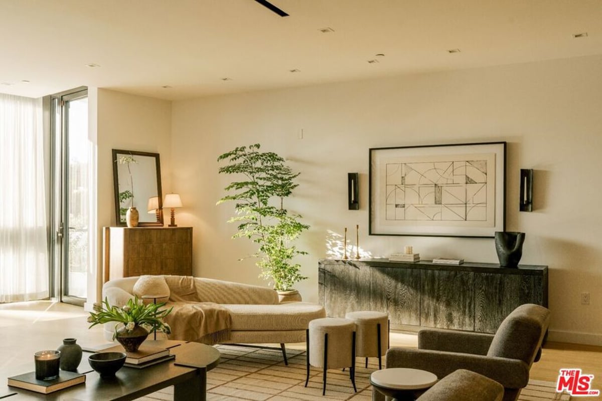 702 N Doheny Drive 101, West Hollywood, CA 90069 — photo 1 of 13