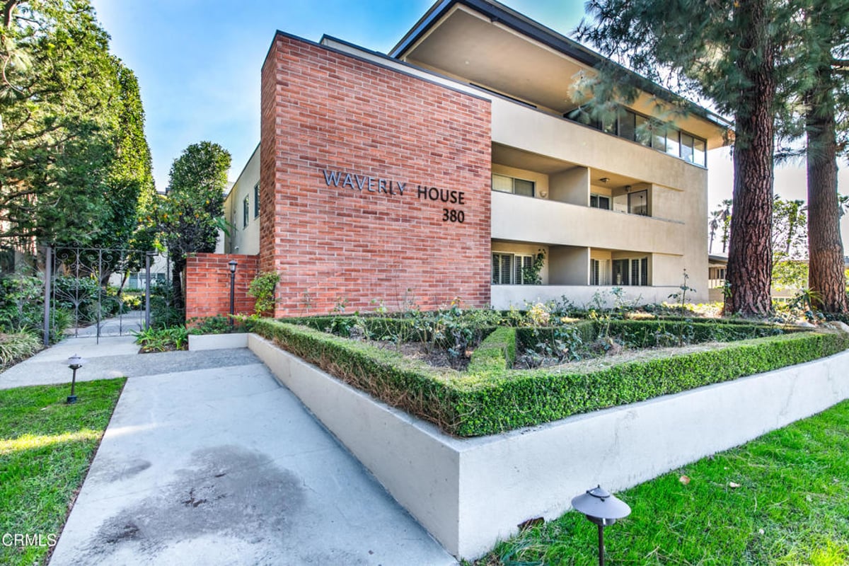 380 S Orange Grove Boulevard 12, Pasadena, CA 91105 — photo 1 of 36