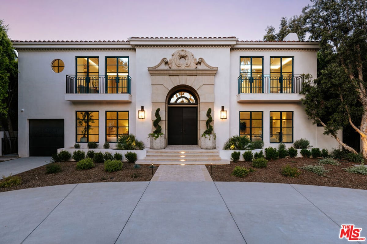 906 N Beverly Drive, Beverly Hills, CA 90210 — photo 1 of 23