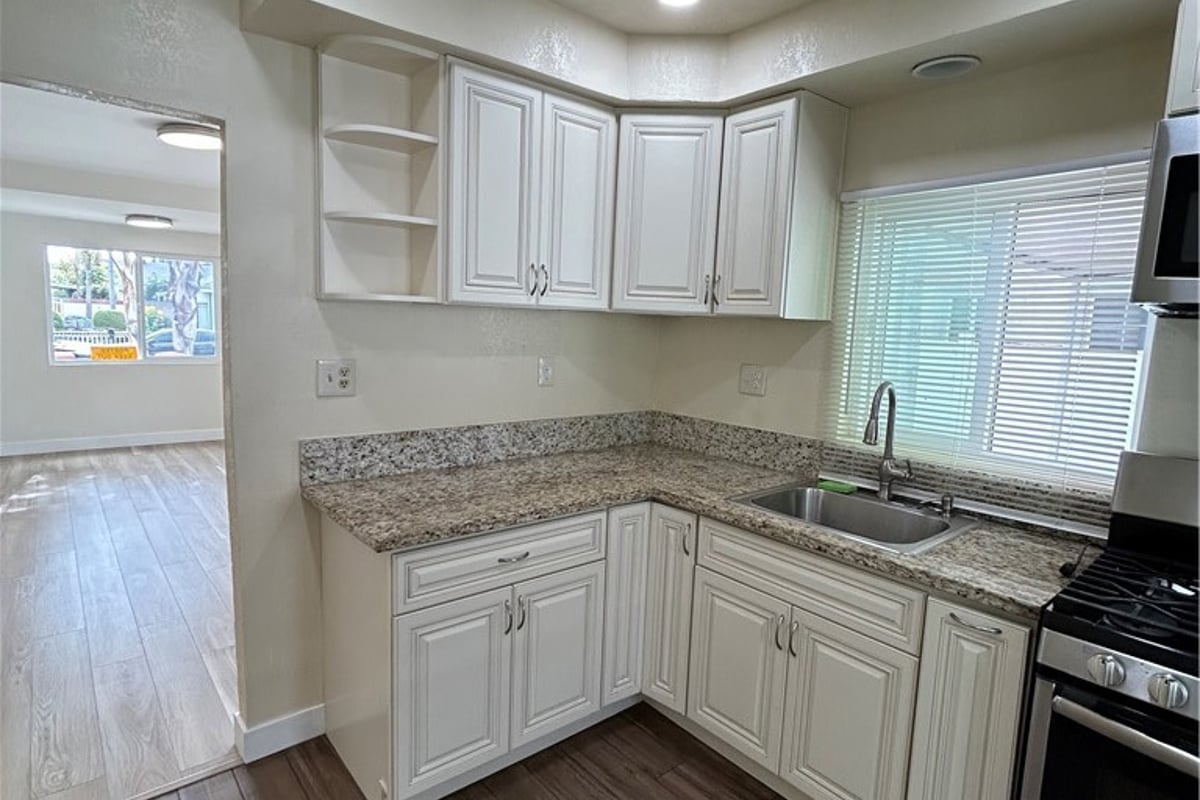 2033 W Burnett Street, Long Beach, CA 90810 — photo 1 of 27