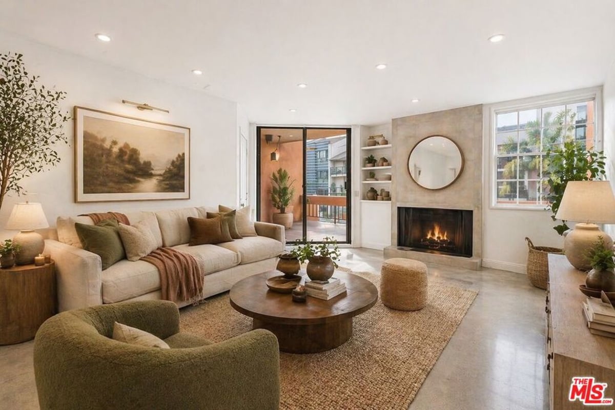 740 N Kings Road 102, West Hollywood, CA 90069 — photo 1 of 21