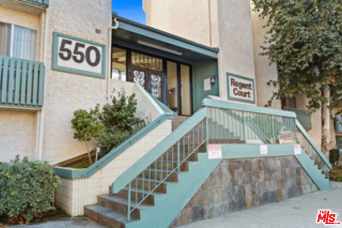 550 W Regent Street 330, Inglewood, CA 90301 — photo 1 of 25
