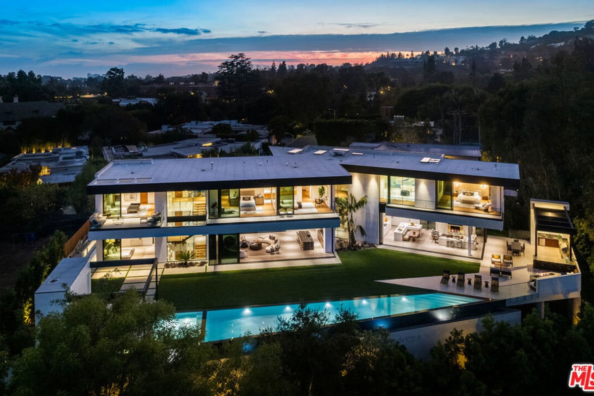 1130 Angelo Drive, Beverly Hills, CA 90210 — photo 1 of 22