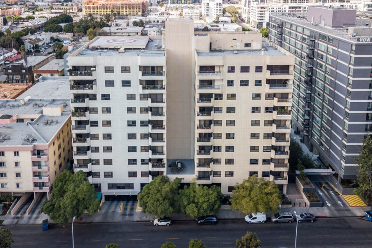 727 S Ardmore Avenue 304, Los Angeles, CA 90005 — photo 1 of 19