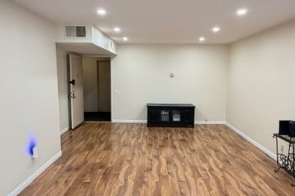 5400 lindley ave#105, Encino, CA 91316 — photo 1 of 16