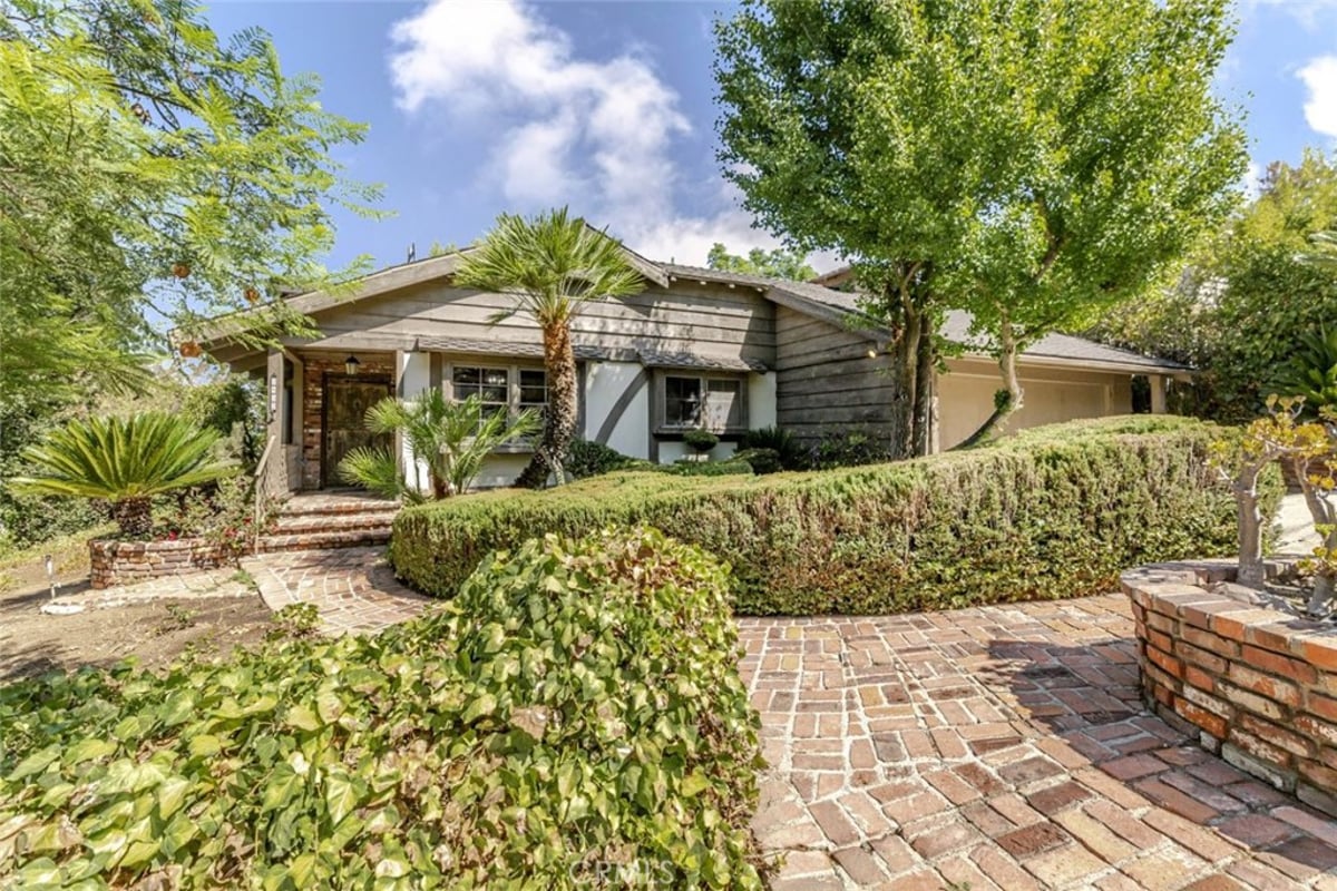 3852 Eureka Drive, Studio City, CA 91604 — photo 1 of 40