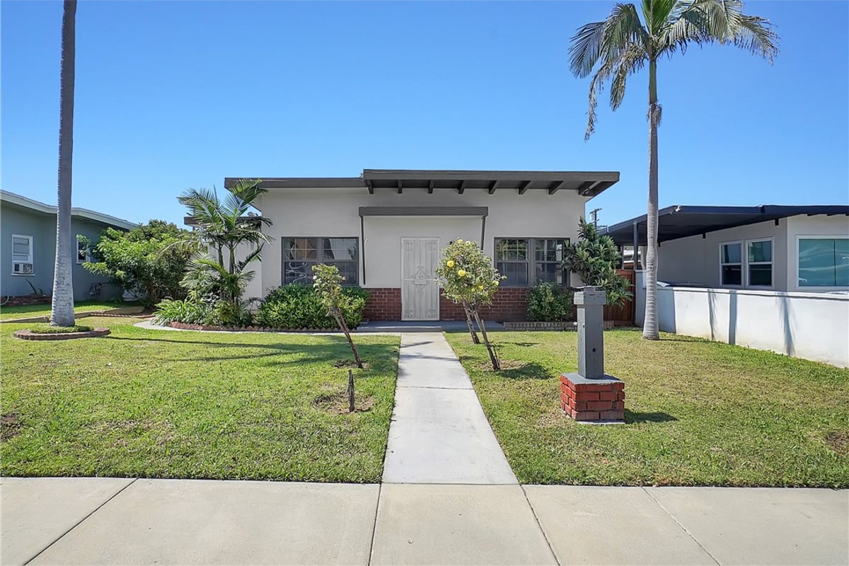 806 W 132nd, Gardena, CA 90247 — photo 1 of 35