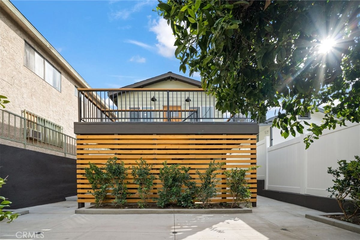 739 W 2nd, San Pedro, CA 90731 — photo 1 of 25