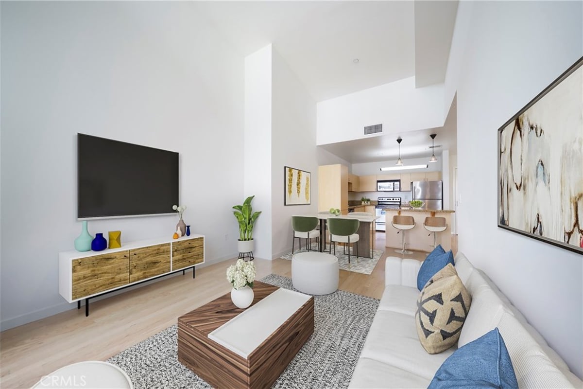 630 W 6th 616, Los Angeles, CA 90017 — photo 1 of 25