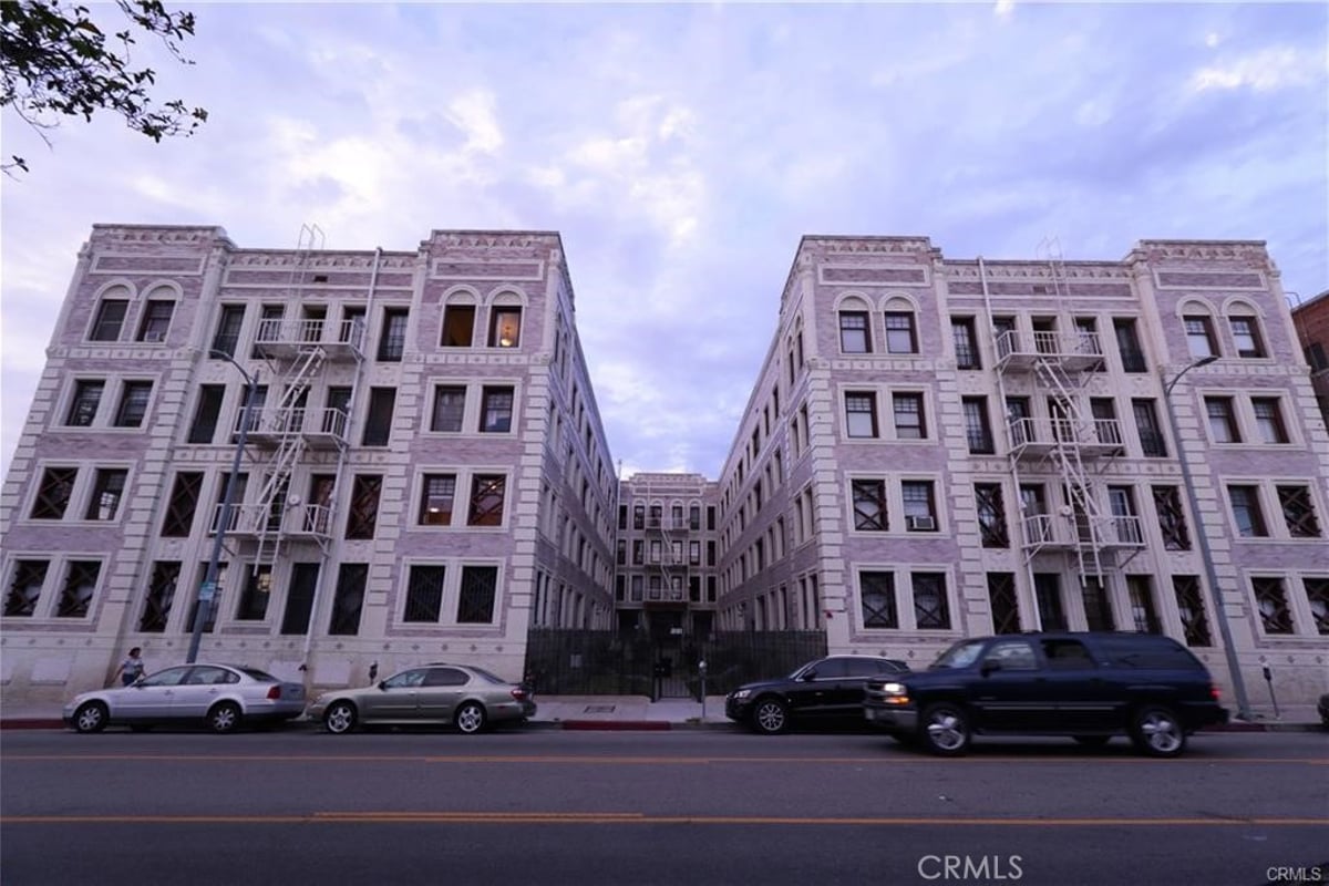 2121 James M Wood Boulevard 221, Los Angeles, CA 90006 — photo 1 of 26