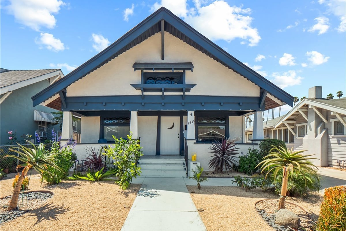 2330 W 29th Place, Los Angeles, CA 90018 — photo 1 of 21