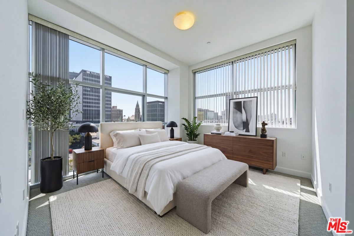 3223 W 6th Street 605, Los Angeles, CA 90020 — photo 1 of 34