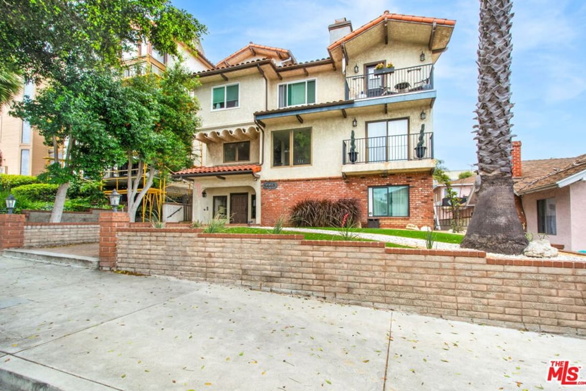 1440 W 9th Street 2, San Pedro, CA 90732 — photo 1 of 34