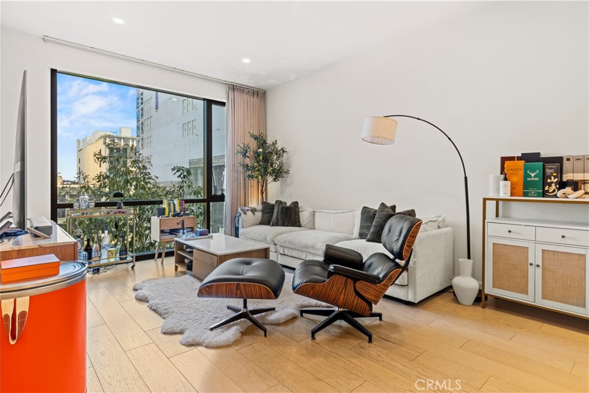 400 S Broadway 928, Los Angeles, CA 90013 — photo 1 of 29