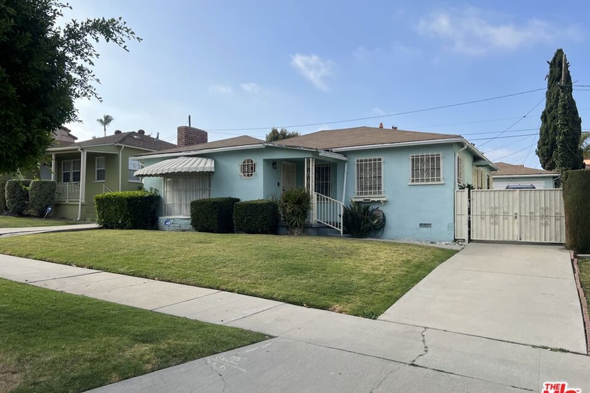 3511 Floresta Avenue, Los Angeles, CA 90043 — photo 1 of 61