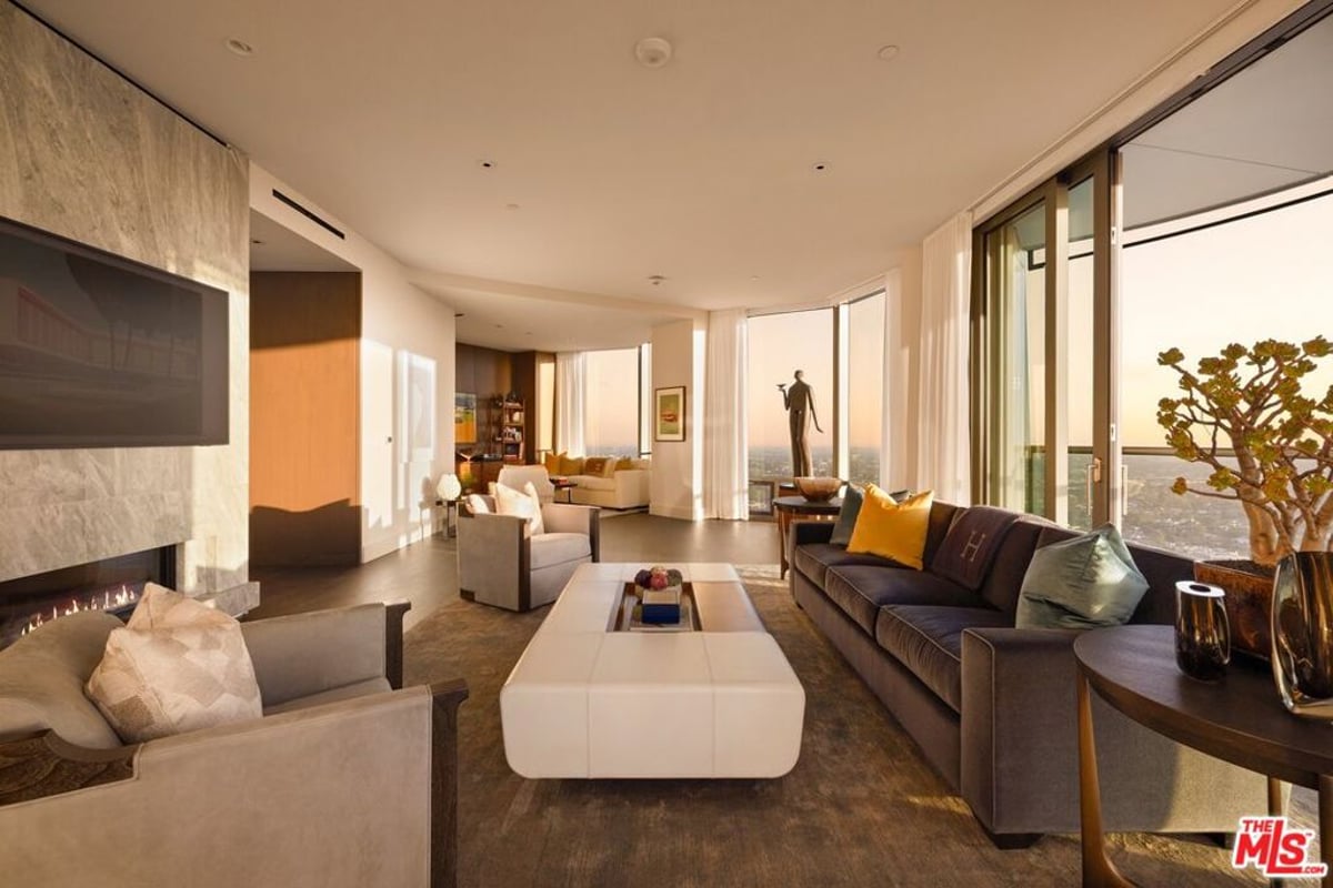 211 W Elm Court 28A, Los Angeles, CA 90067 — photo 1 of 28