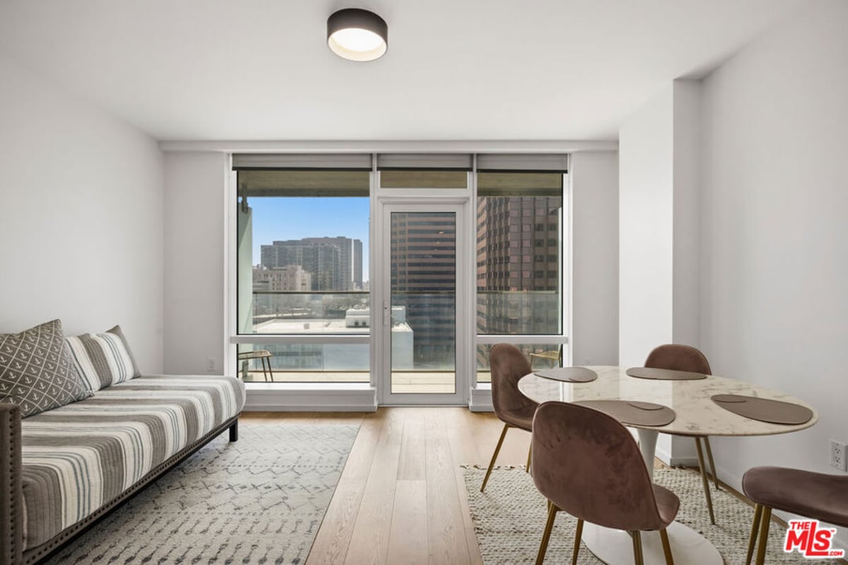 877 Francisco Street 1119, Los Angeles, CA 90017 — photo 1 of 32