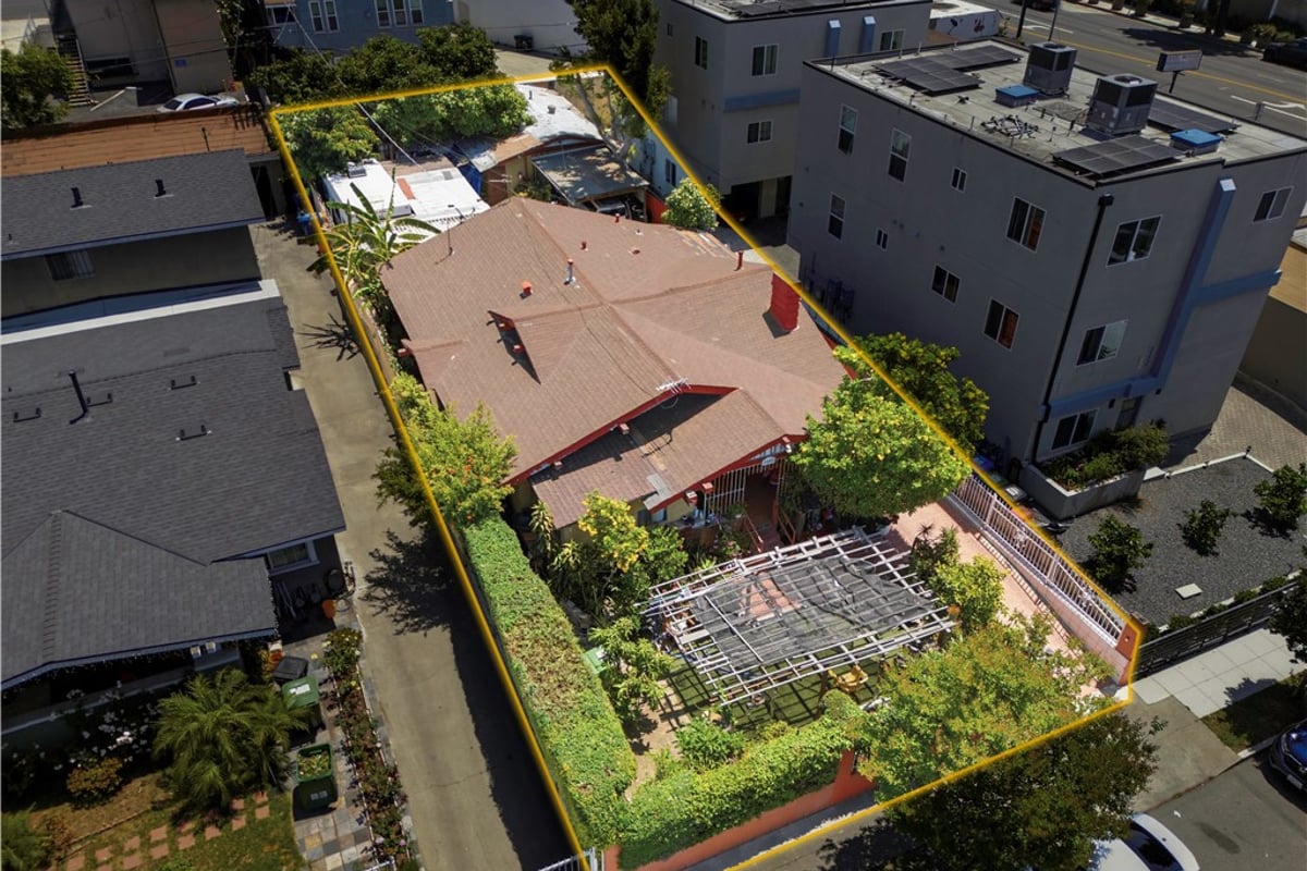 3990 La Salle, Los Angeles, CA 90062 — photo 1 of 14