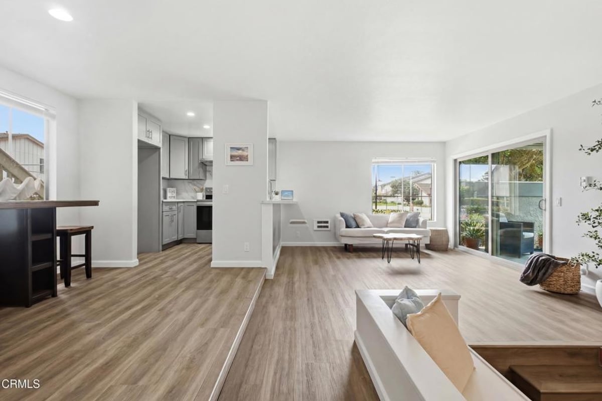 3107 Harbor Boulevard, Oxnard, CA 93035 — photo 1 of 19