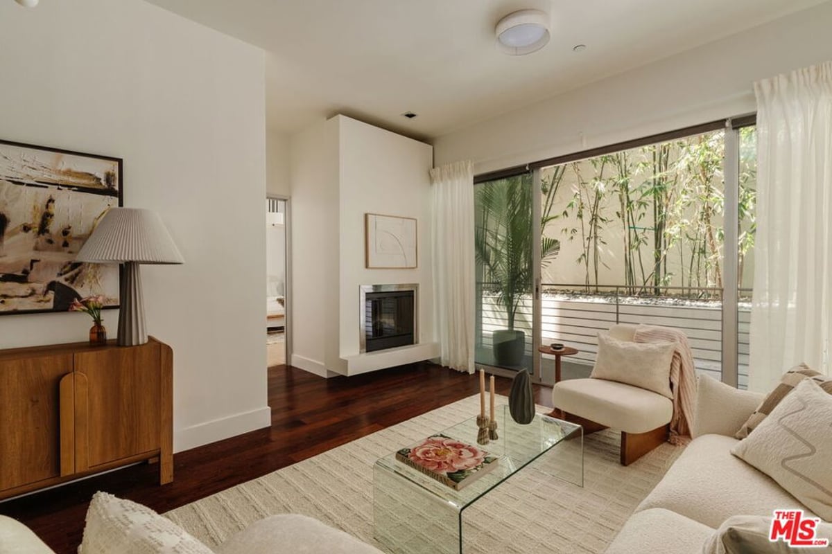 6735 Yucca Street 101, Los Angeles, CA 90028 — photo 1 of 44
