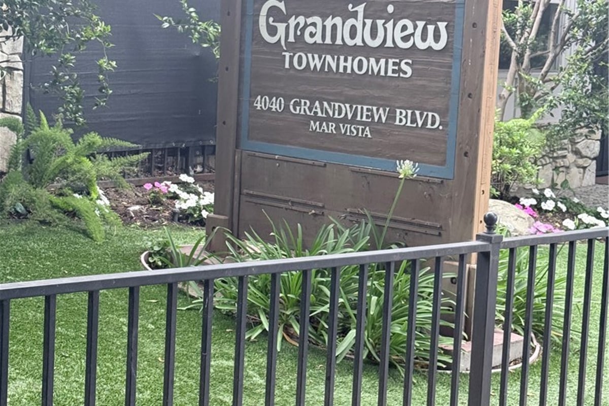 4040 Grand View 65, Los Angeles, CA 90066 — photo 1 of 7