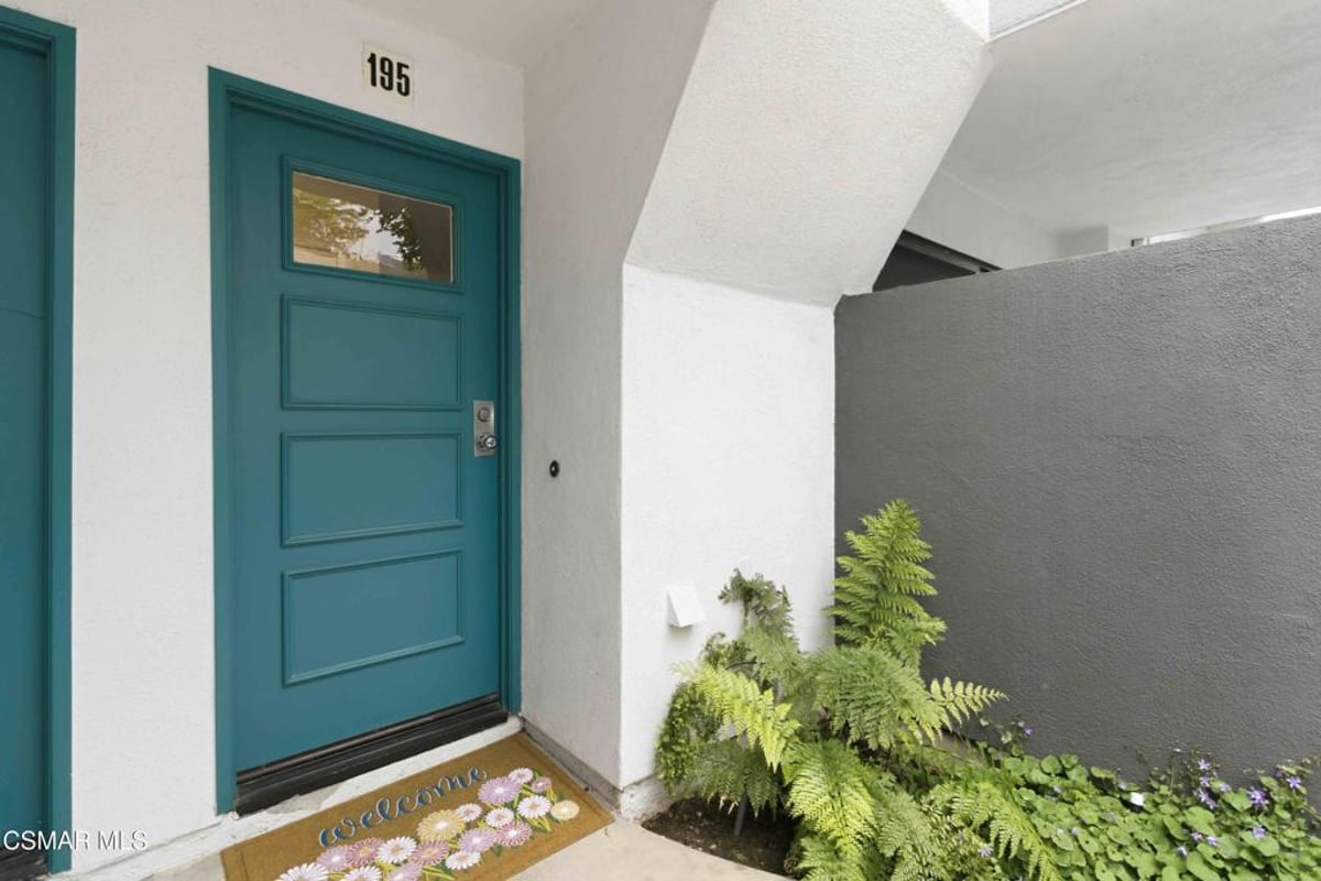 1182 Tivoli Lane 195, Simi Valley, CA 93065 — photo 1 of 45