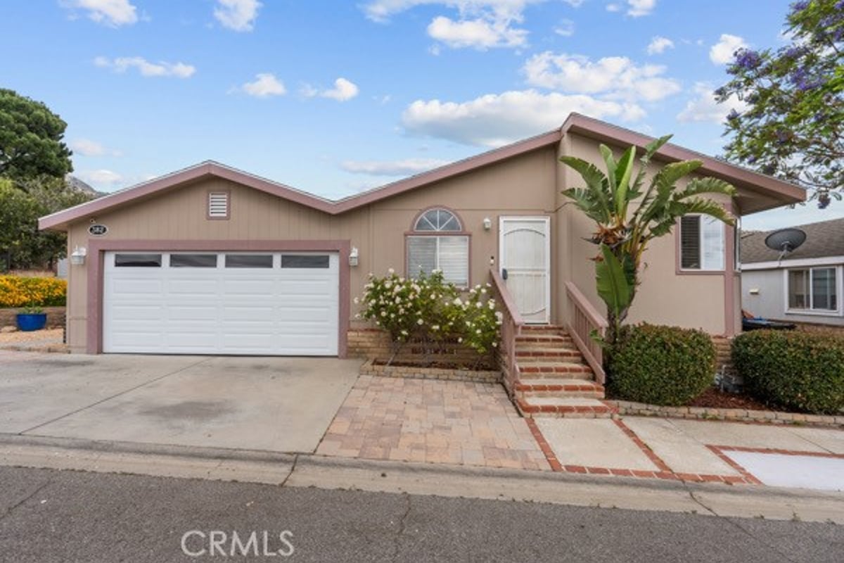13691 Gavina ave 382, Sylmar, CA 91342 — photo 1 of 56