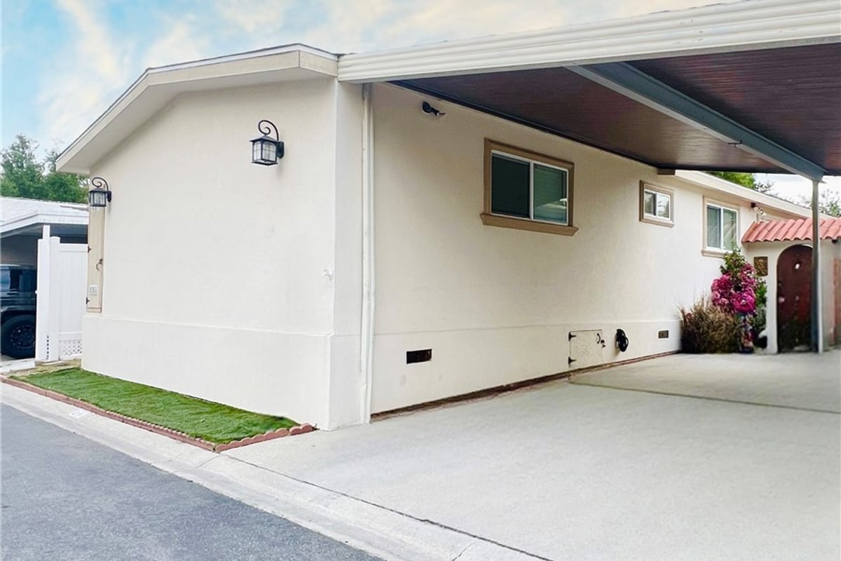 23777 Mulholland Hwy Spc 35, Calabasas, CA 91302 — photo 1 of 32