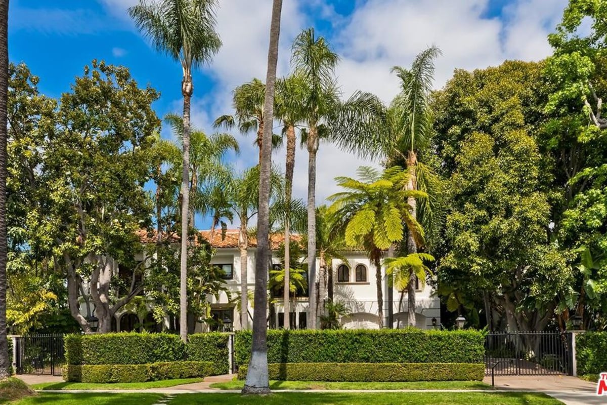 812 N Bedford Drive, Beverly Hills, CA 90210 — photo 1 of 36