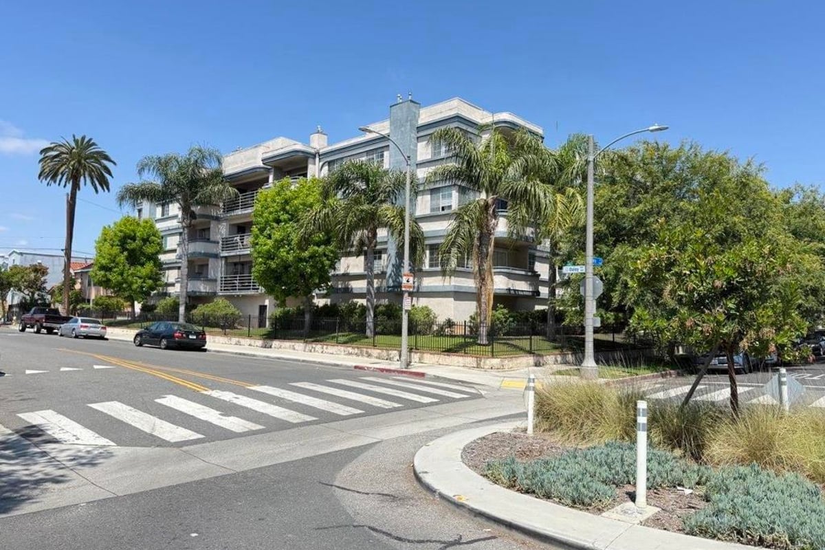 535 W 4Th 306, Long Beach, CA 90802 — photo 1 of 27
