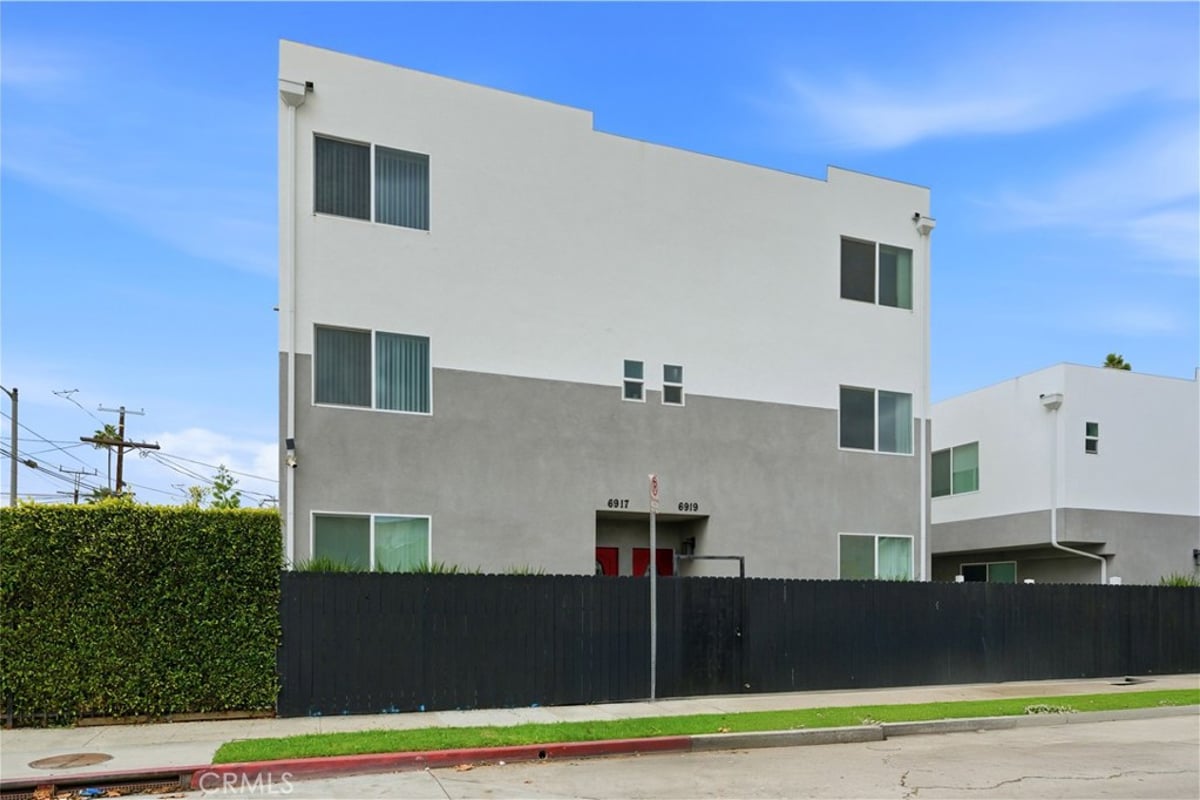 6919 S Menlo, Los Angeles, CA 90044 — photo 1 of 25