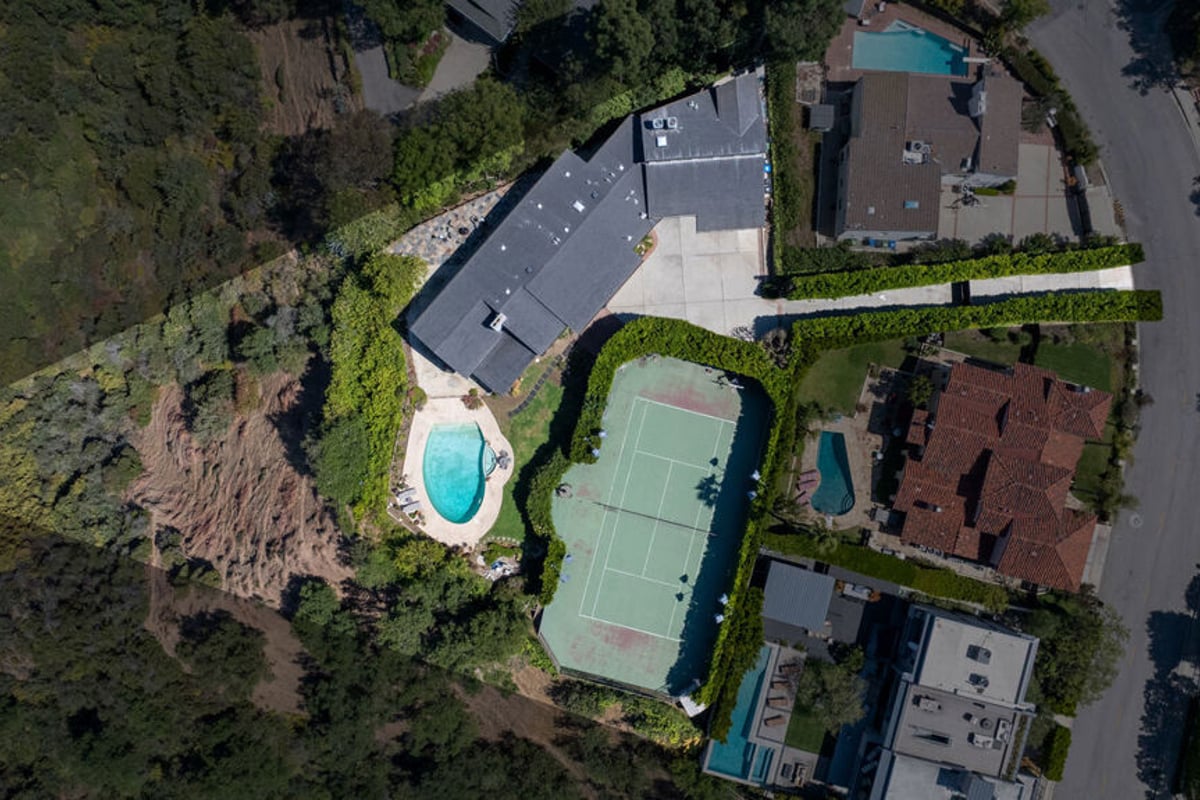 1612 Stradella Road, Los Angeles, CA 90077 — photo 1 of 10