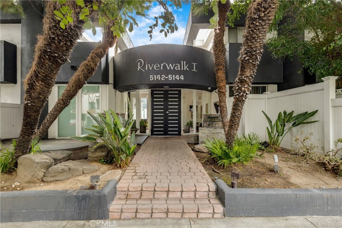 5142 Zelzah 25, Encino, CA 91316 — photo 1 of 30