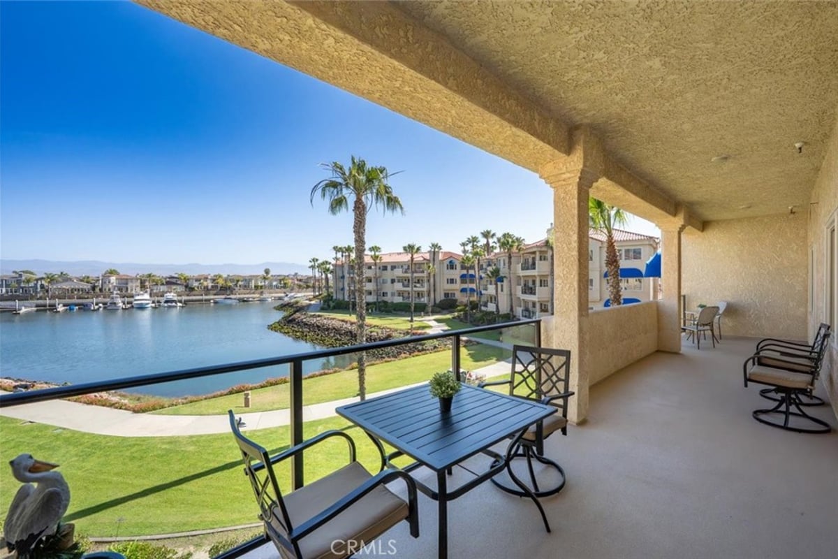 4207 Harbour Island, Oxnard, CA 93035 — photo 1 of 49
