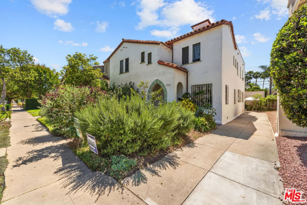 8130 Blackburn Avenue, Los Angeles, CA 90048 — photo 1 of 34