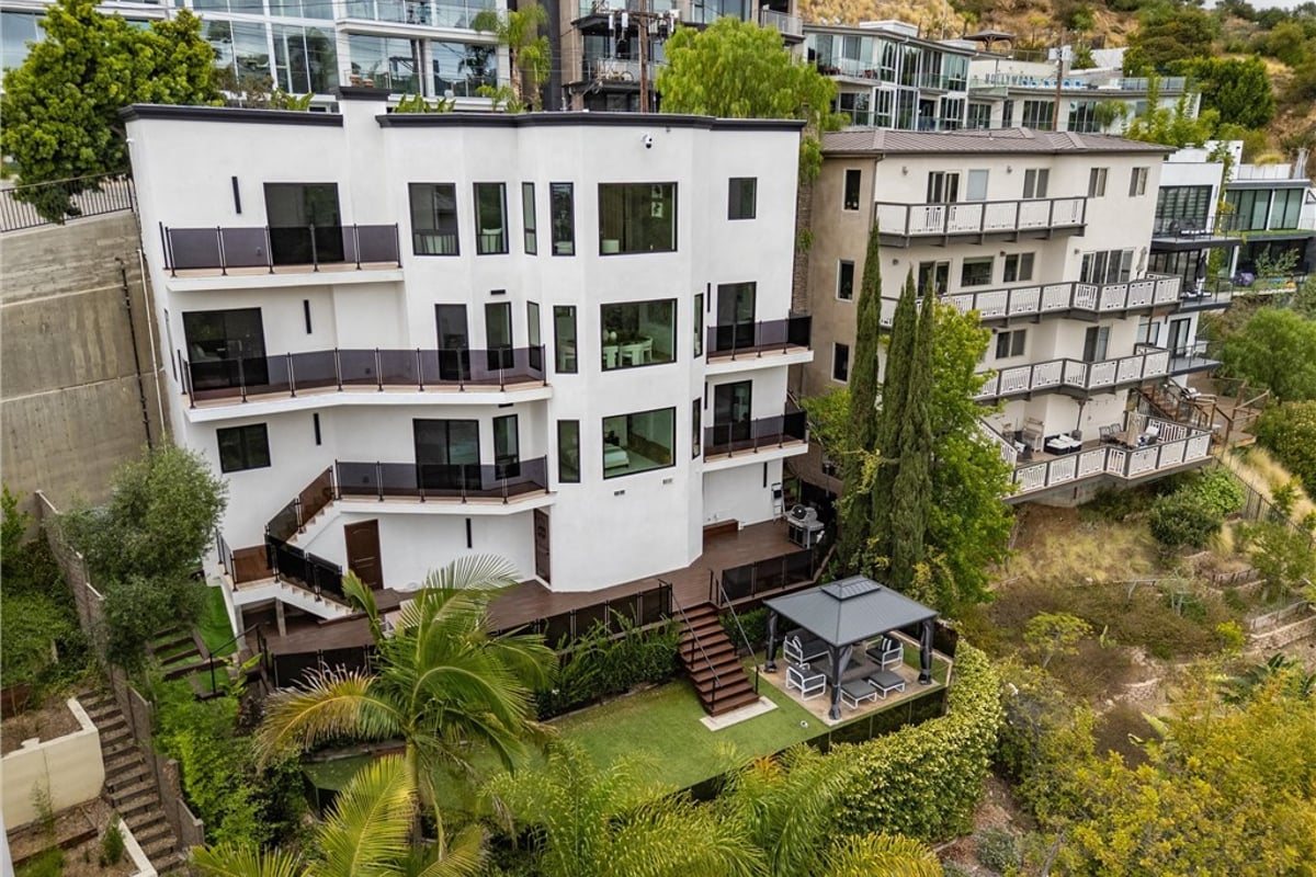6438 Georgius, Los Angeles, CA 90068 — photo 1 of 75