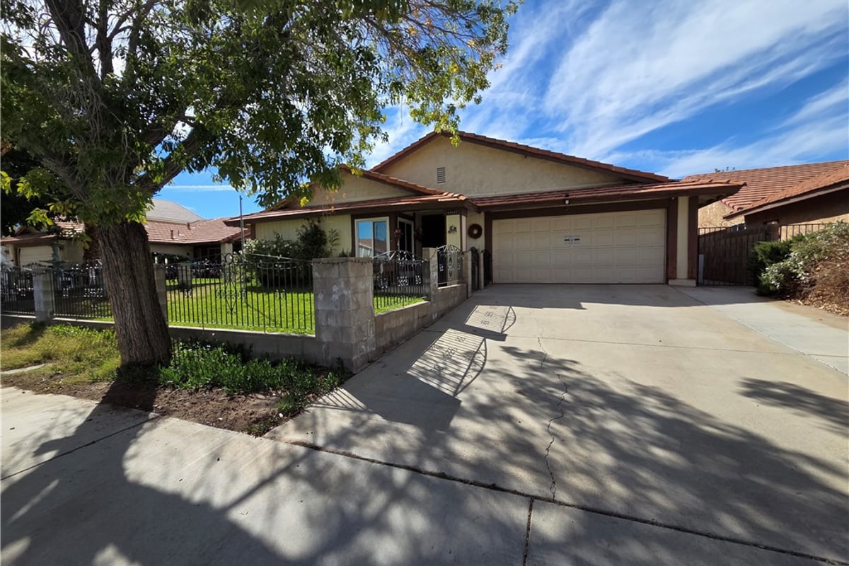 44047 Rodin, Lancaster, CA 93535 — photo 1 of 23