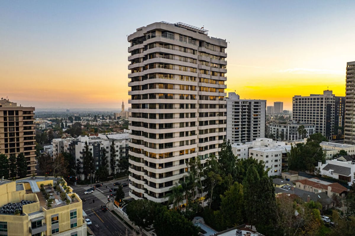 10601 Wilshire Boulevard 504, Los Angeles, CA 90024 — photo 1 of 46