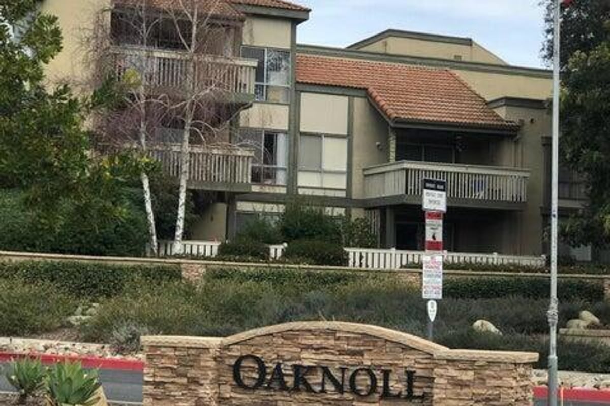 286 Oakleaf Drive 32, Thousand Oaks, CA 91360 — photo 1 of 25
