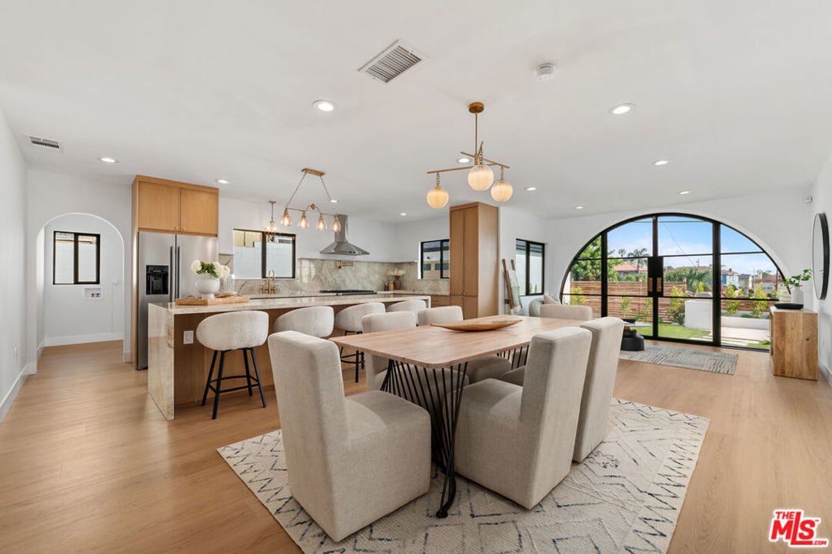 5168 Southridge Avenue, Los Angeles, CA 90043 — photo 1 of 30