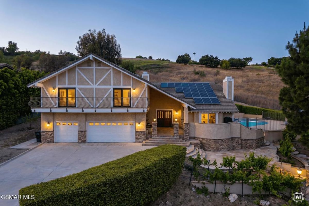 554 Lone Oak Drive, Thousand Oaks, CA 91362 — photo 1 of 73