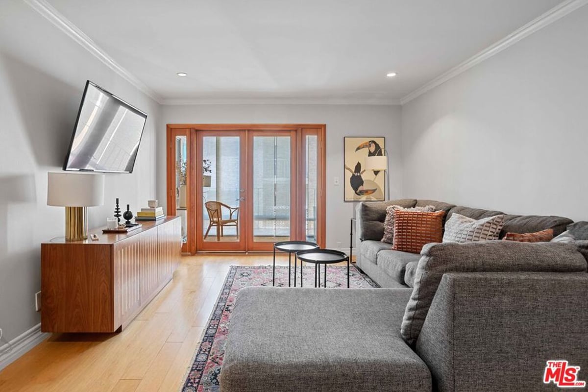 705 Westmount Drive 209, West Hollywood, CA 90069 — photo 1 of 18