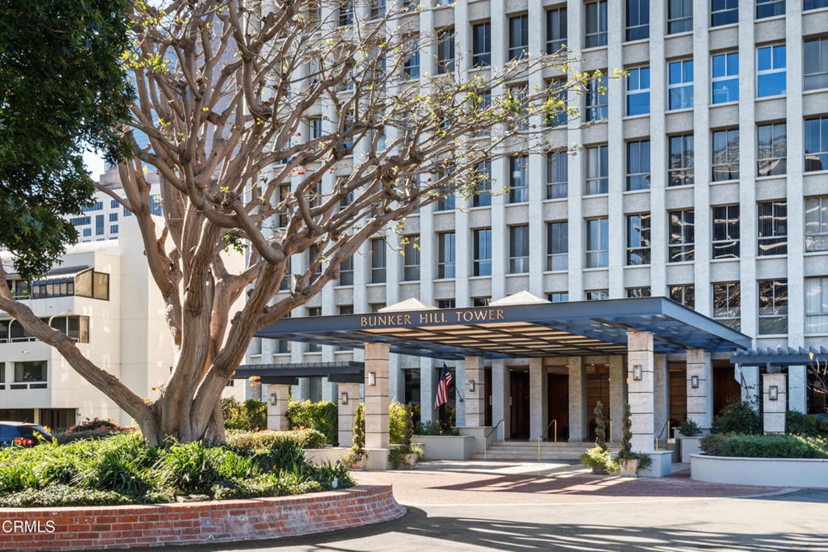 800 W 1st Street 2107, Los Angeles, CA 90012 — photo 1 of 44