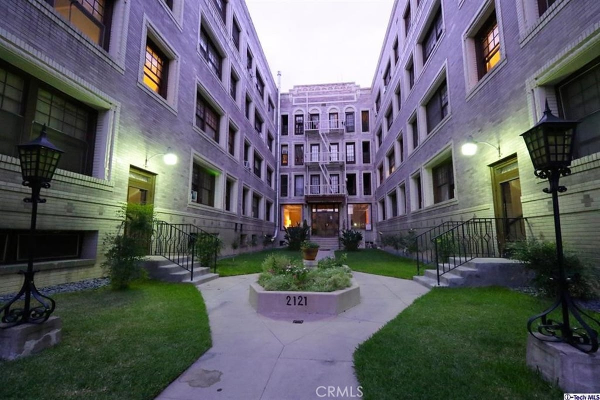 2121 James M Wood Boulevard 121, Los Angeles, CA 90006 — photo 1 of 21