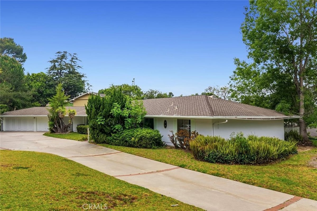 975 Valley Vista Drive, Camarillo, CA 93010 — photo 1 of 41