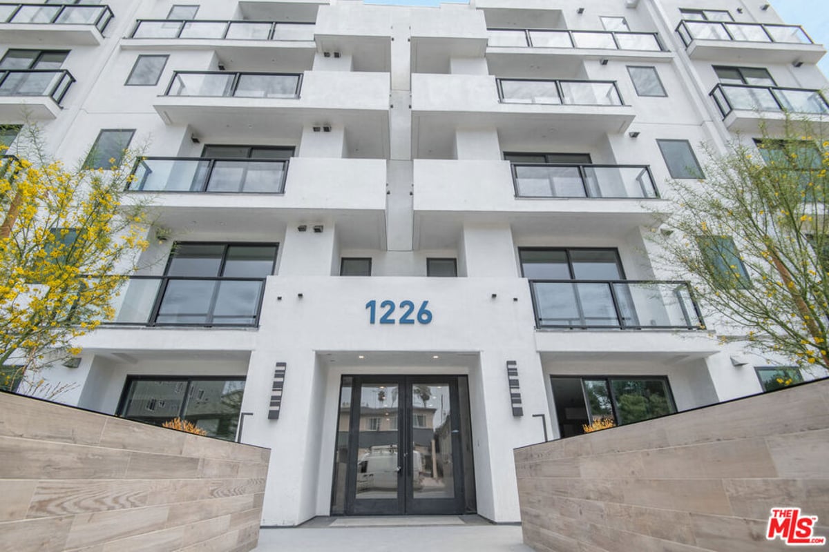 1226 S Bedford Street 502, Los Angeles, CA 90035 — photo 1 of 17