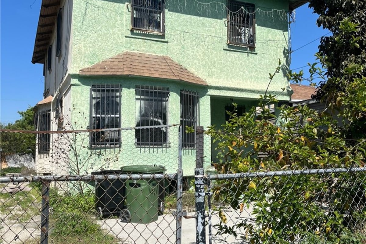 619 E 22nd Street, Los Angeles, CA 90011 — photo 1 of 3
