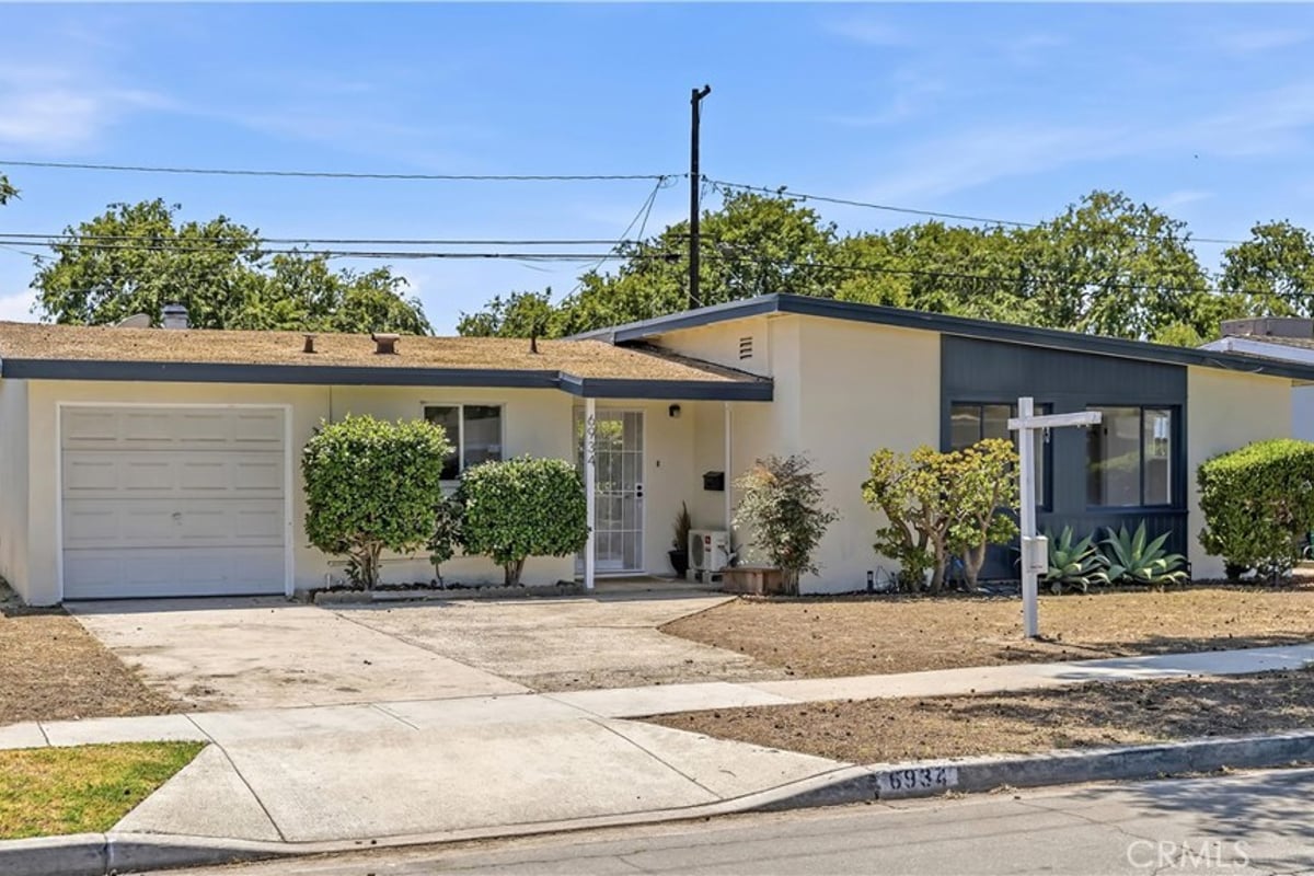 6934 E Espanita, Long Beach, CA 90815 — photo 1 of 28